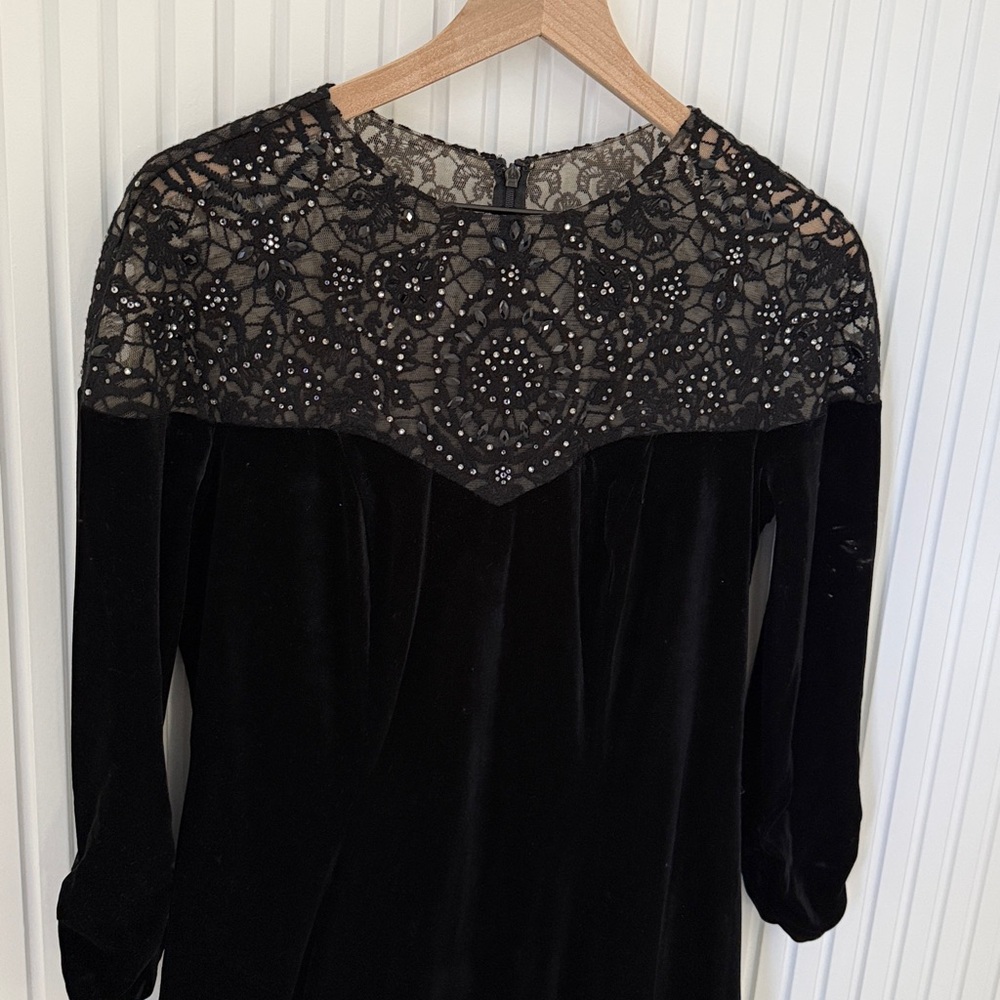 Elegant Black Embellished Dress - Picture 2 of 7